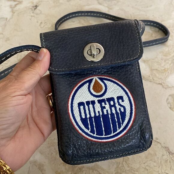 Roots Leather Oilers Cross Body Mini Bag - Picture 3 of 16